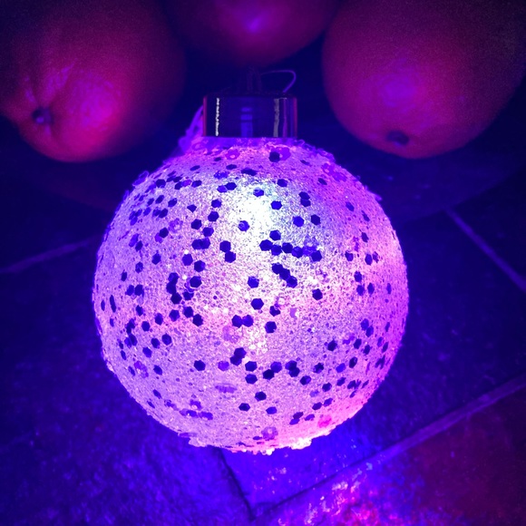 NWT 1 LEFT Large LED Color Light Changing Hanging Bulb - Picture 9 of 16